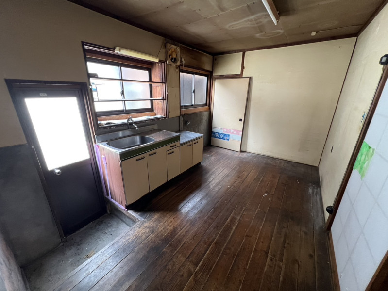 幸町 貸し倉庫