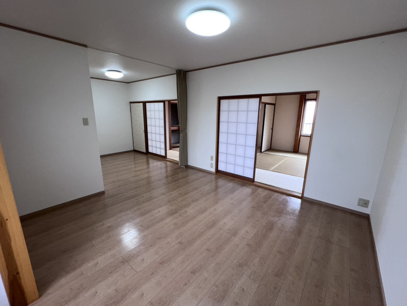 田口アパート 202号室