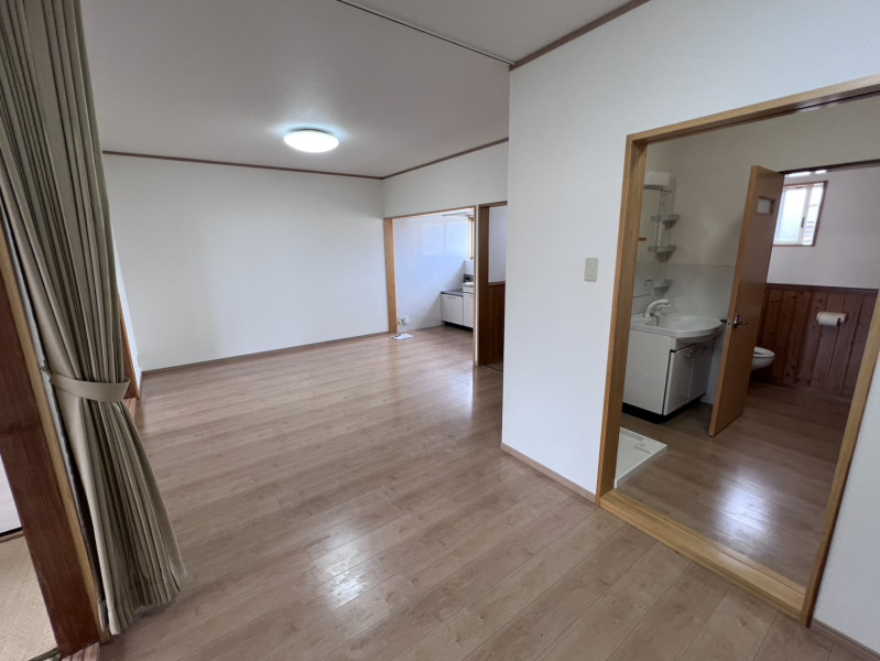 田口アパート 202号室