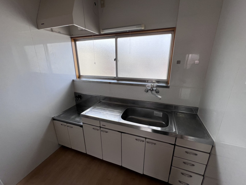 田口アパート 202号室