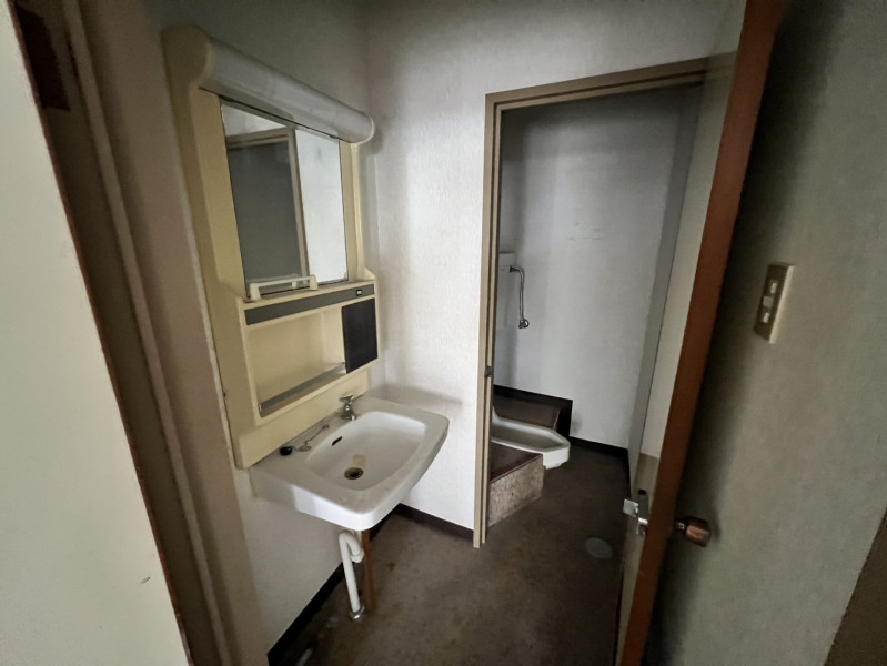 末広町 貸事務所